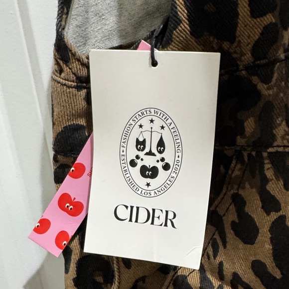 Cider Leopard Print Overalls with Brown Straps NWT - Picture 3 of 3